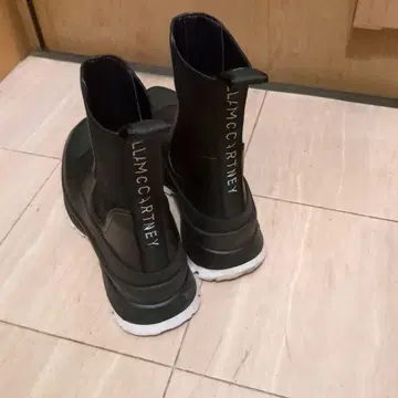 ALLMC CARTNEY 블랙 사이드 고어 부츠