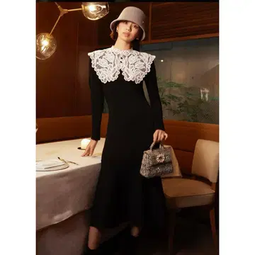 snidel 레이스 카라 부착 블랙 니트 원피스