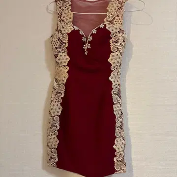 버건디 타이트 드레스