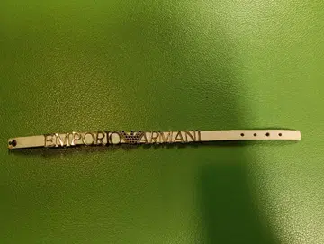 EMPORIO ARMANI 화이트 가죽 팔찌