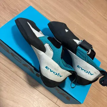 evolv TRAX SAS 클라이밍 신발