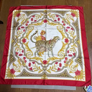 살바토레 페라가모 대형 스카프