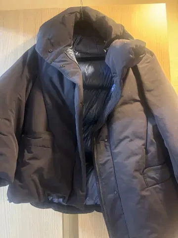 유니클로 J 하이브리드 다운 자켓