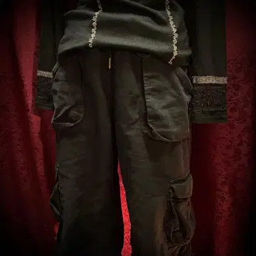 GOA 카고 포켓 와이드 팬츠 블랙 플레어 밑단 컷 가공