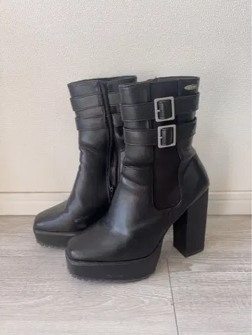 EAT ME 더블 벨트 사이드 고어 부츠 블랙 통굽 부츠