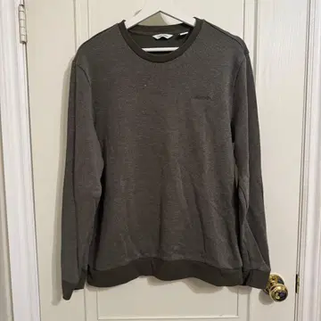 Calvin Klein 긴팔 상의 새상품급 카키 M 인기 컬러