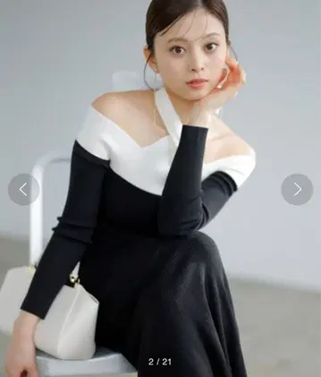 스나이델 프론트 크로스 니트 원피스