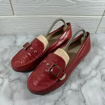 DONJUARY 빨간색 가죽 배지 로퍼 24cm