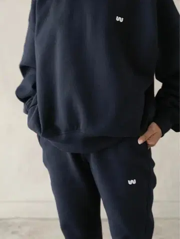 WE'RTHY SWEAT SHIRT 블랙