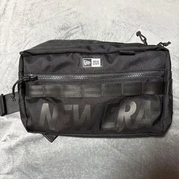 NEW ERA 바디백 블랙