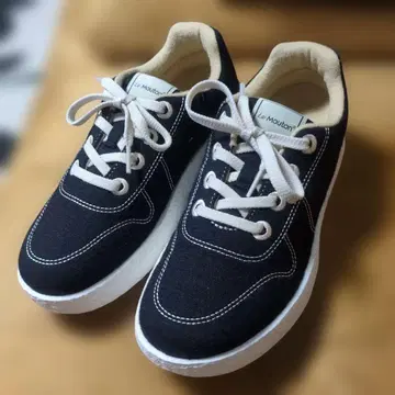 [ 새상품 ] 루무톤 메이트 스니커즈 24cm