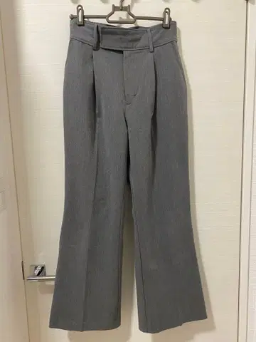 VIS 태 벨트 디테일 스트레이트 슬랙스 팬츠