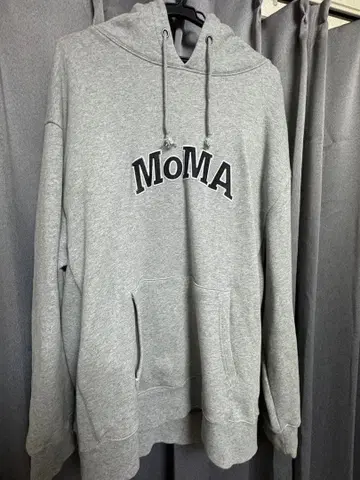 ChampionMoMA 로고 그레이 후드 맨투맨