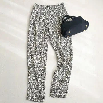 K 다마스크 무늬 테이퍼드 팬츠 오리엔탈 리조트 릴랙스 모드 F