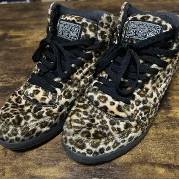 VANS 레오파드 무늬 하이컷 스니커즈 25cm