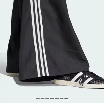 adidas 블랙 와이드 팬츠 사이드 스트라이프