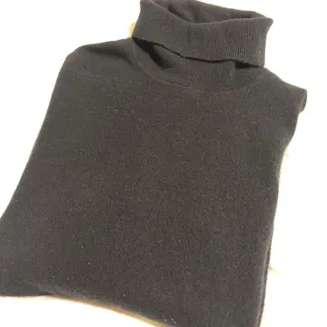 유니클로 캐시미어 100% 터틀넥 스웨터 블랙 L