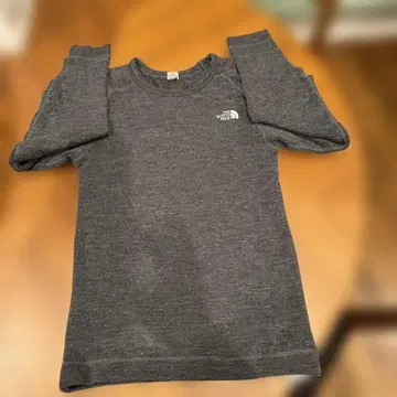 THE NORTH FACE 다크 그레이 긴팔