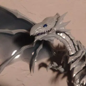 유희왕 푸른 눈의 백룡 프라모델 완성품