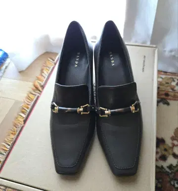 RANDA 브라운 로퍼 골드 밴딩