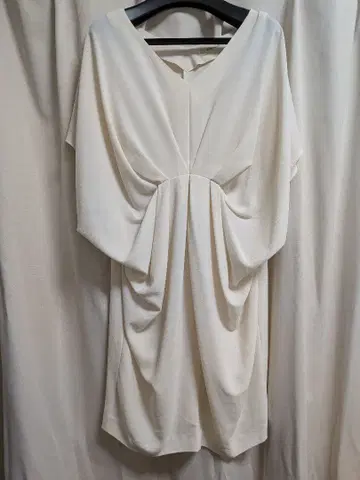 아이보리 반팔 드레이프 원피스