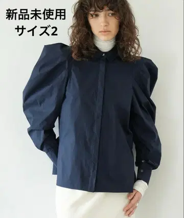 클라네 TUCK SHOULDER SHIRT