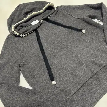 새상품급 ROSIEE 펄 후드 부착 니트