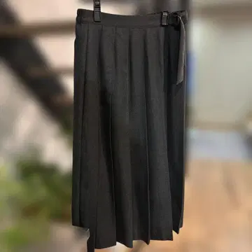 UNITED ARROWS 다크 그레이 플리츠 스커트