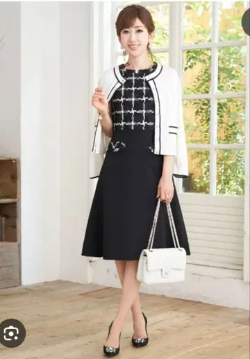 Prima Scherrer 트위드 무릎 기장 슬리브리스 원피스