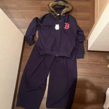 보스턴 레드삭스 후드 부착 맨투맨 셋업
