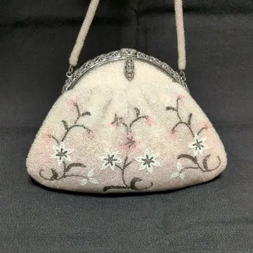비즈 자수 핸드백 핑크 계열 꽃무늬