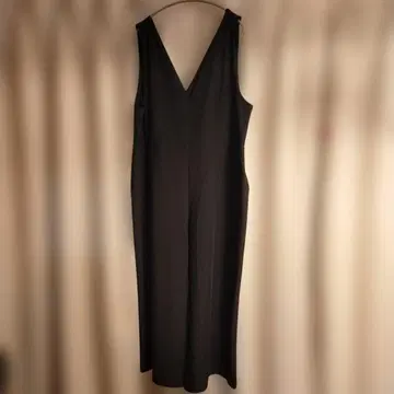UNIQLO 블랙 V넥 올인원 3XL