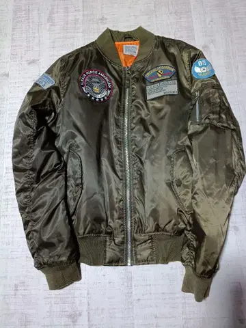 MA-1 자켓 올리브색