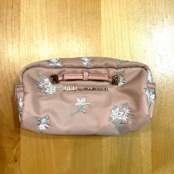 질스튜어트 파우치