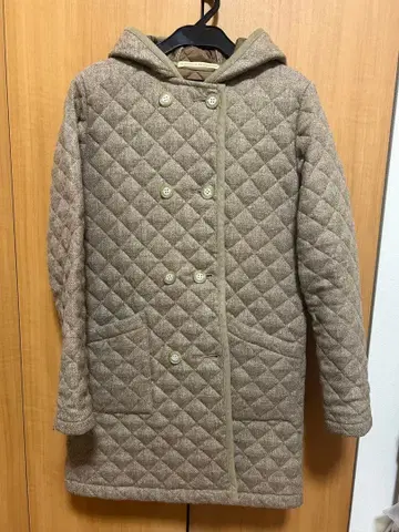 새상품급 트래디셔널 웨더웨어 퀼팅 코트 베이지 후드 부착