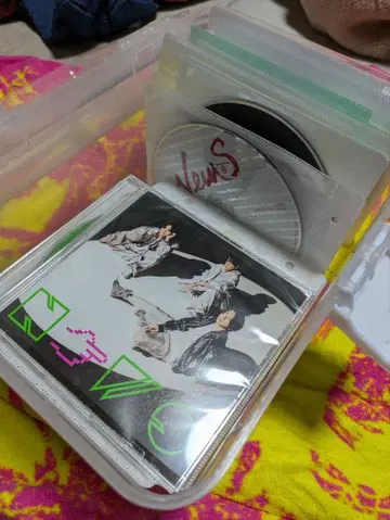 NEWS CD 세트 수납 케이스 포함