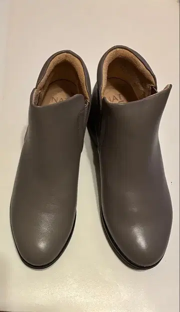 미사용 REGAL 나추라이저 23.0 그레이 가죽 슬립온 부츠