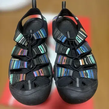 KEEN 아웃도어 샌들 블랙/멀티 컬러 27cm