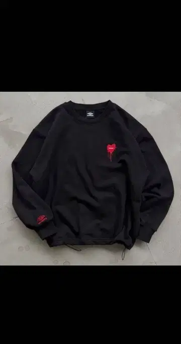 초레어 ONCILY UMBRO/ HEARTLOGO SWEAT