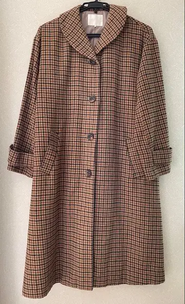 에카 소포 체크 무늬 롱 코트