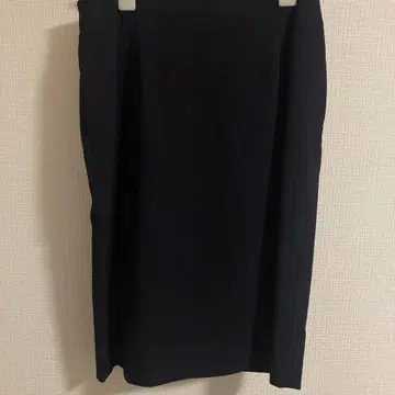 블랙 타이트 스커트와 자켓 포함 수트