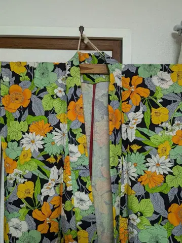 꽃무늬 기모노 리메이크에도 사용 가능한 후리소데