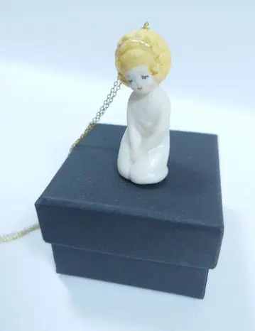 천사짱 목걸이 비스크