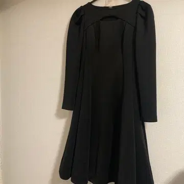 CHILFORD 블랙 원피스 긴팔