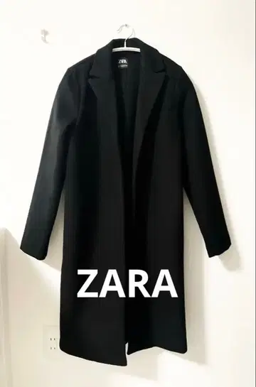 ZARA 블랙 체스터 코트