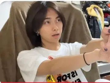 앤디 워홀 티셔츠 아오바 군 아오바 착용