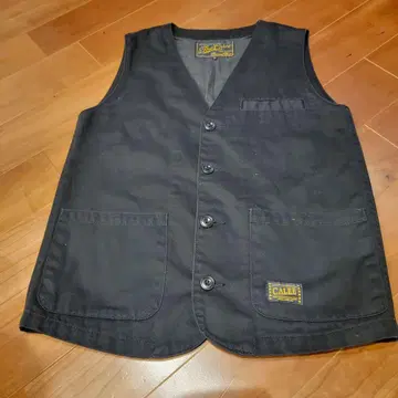 Calee 블랙 베스트 S 사이즈