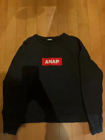 ANAP 블랙 로고 맨투맨