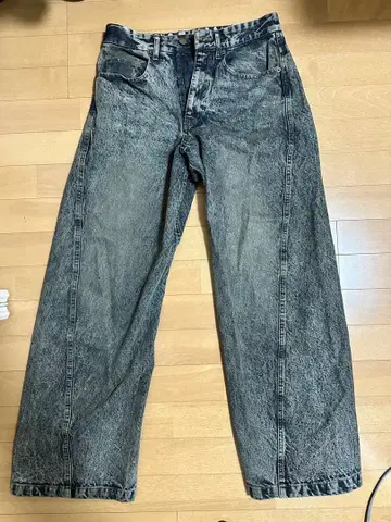 WYM LIDNM 빈티지 워싱 커브드 데님