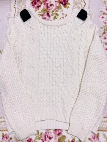 axes femme 엑시즈팜 벨로아 원단 리본 니트 스웨터